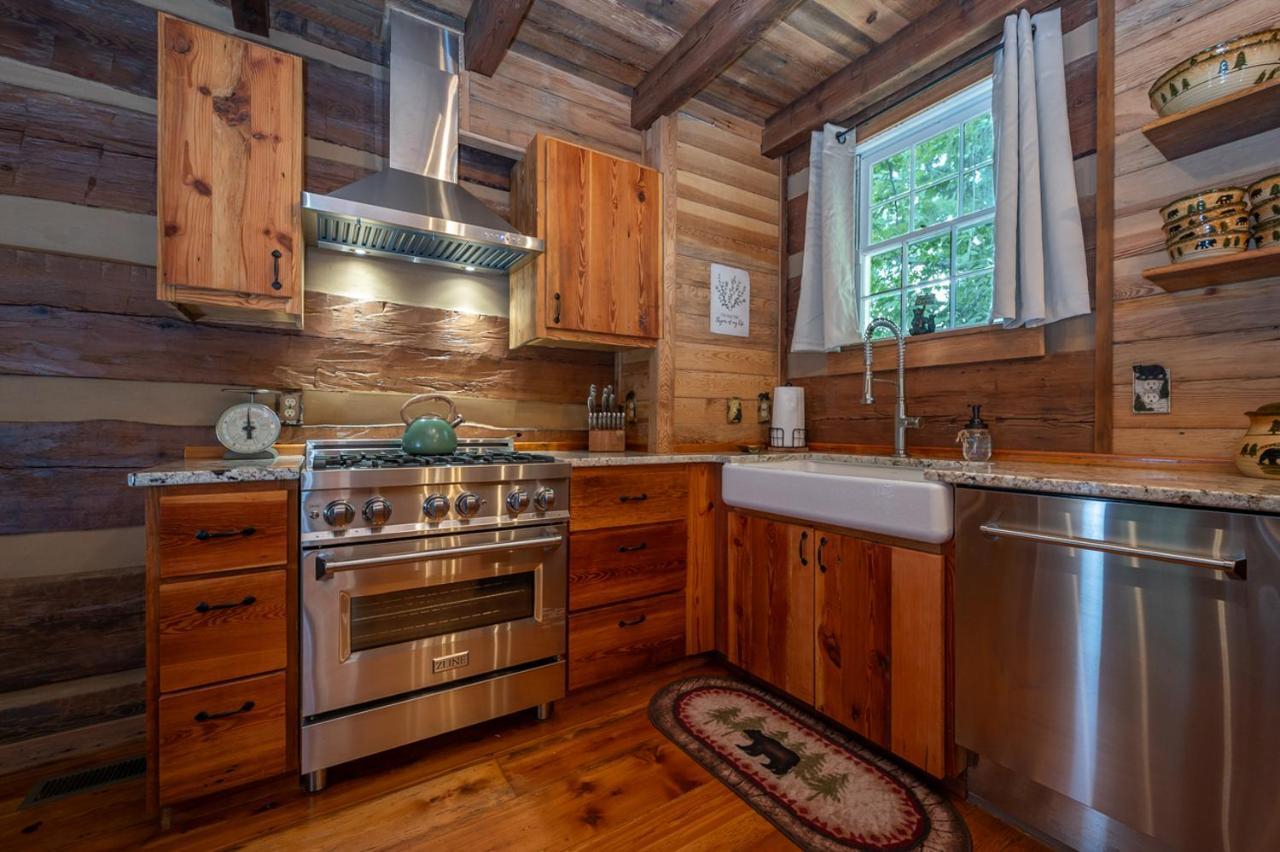 Вілла Russell'S Fort At White Oak Point: Historical Cabin On Lake Lure, Luxury, Direct Lake Access! Екстер'єр фото