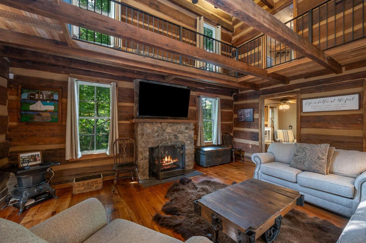 Вілла Russell'S Fort At White Oak Point: Historical Cabin On Lake Lure, Luxury, Direct Lake Access! Екстер'єр фото