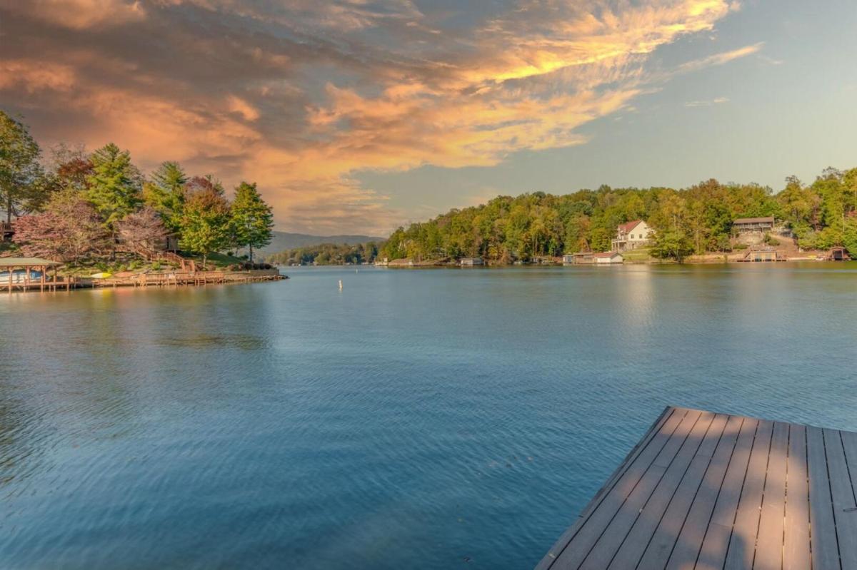 Вілла Russell'S Fort At White Oak Point: Historical Cabin On Lake Lure, Luxury, Direct Lake Access! Екстер'єр фото