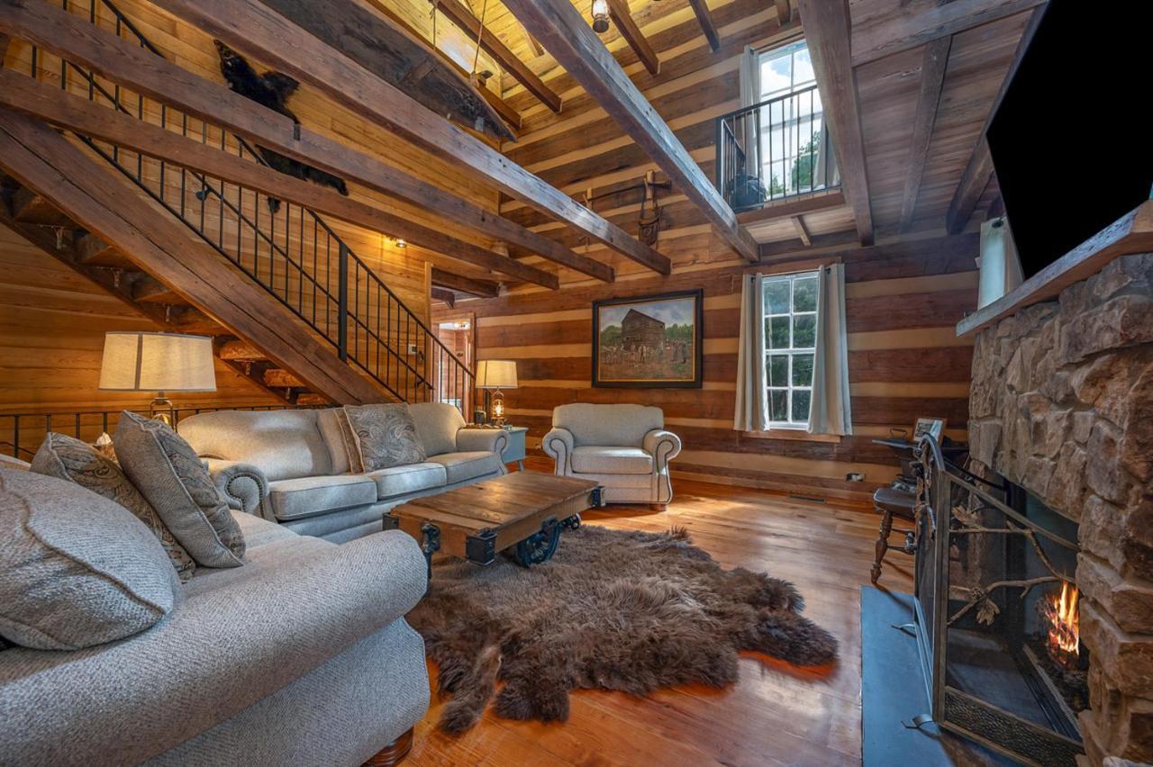 Вілла Russell'S Fort At White Oak Point: Historical Cabin On Lake Lure, Luxury, Direct Lake Access! Екстер'єр фото